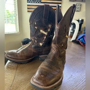 Shyanne boots womens size 10. Worn a handful of times